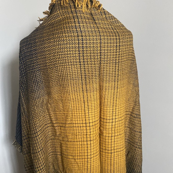 NWOT & Vintage Black & Mustard Warm Wrap with Fringe - Picture 3 of 9